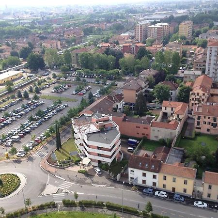 Hotel St John Desio Bagian luar foto