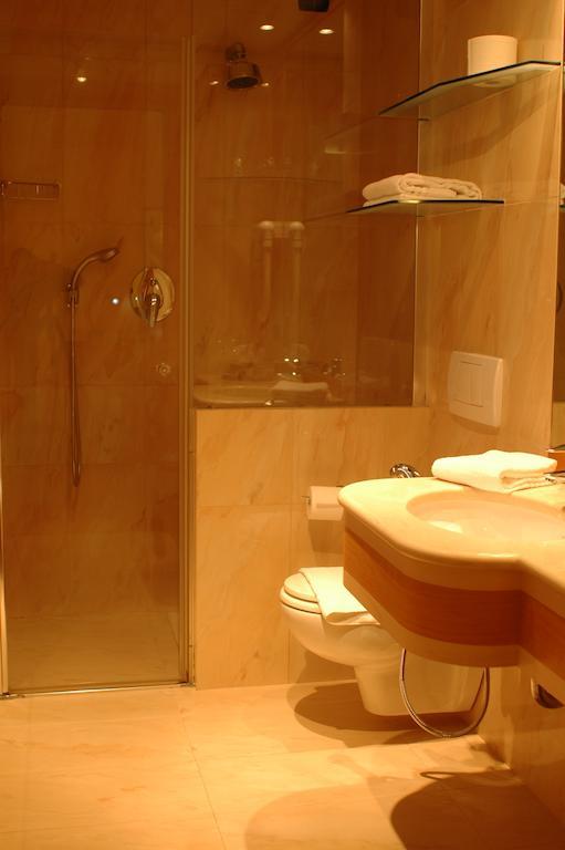 Hotel St John Desio Bagian luar foto