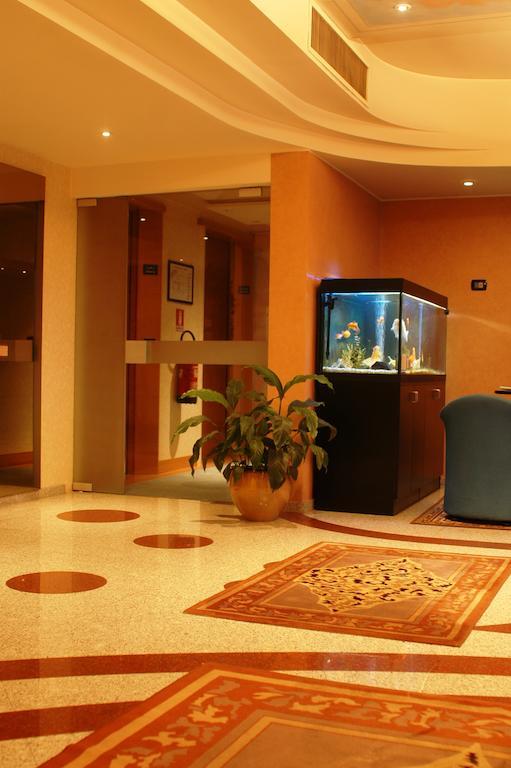 Hotel St John Desio Bagian luar foto